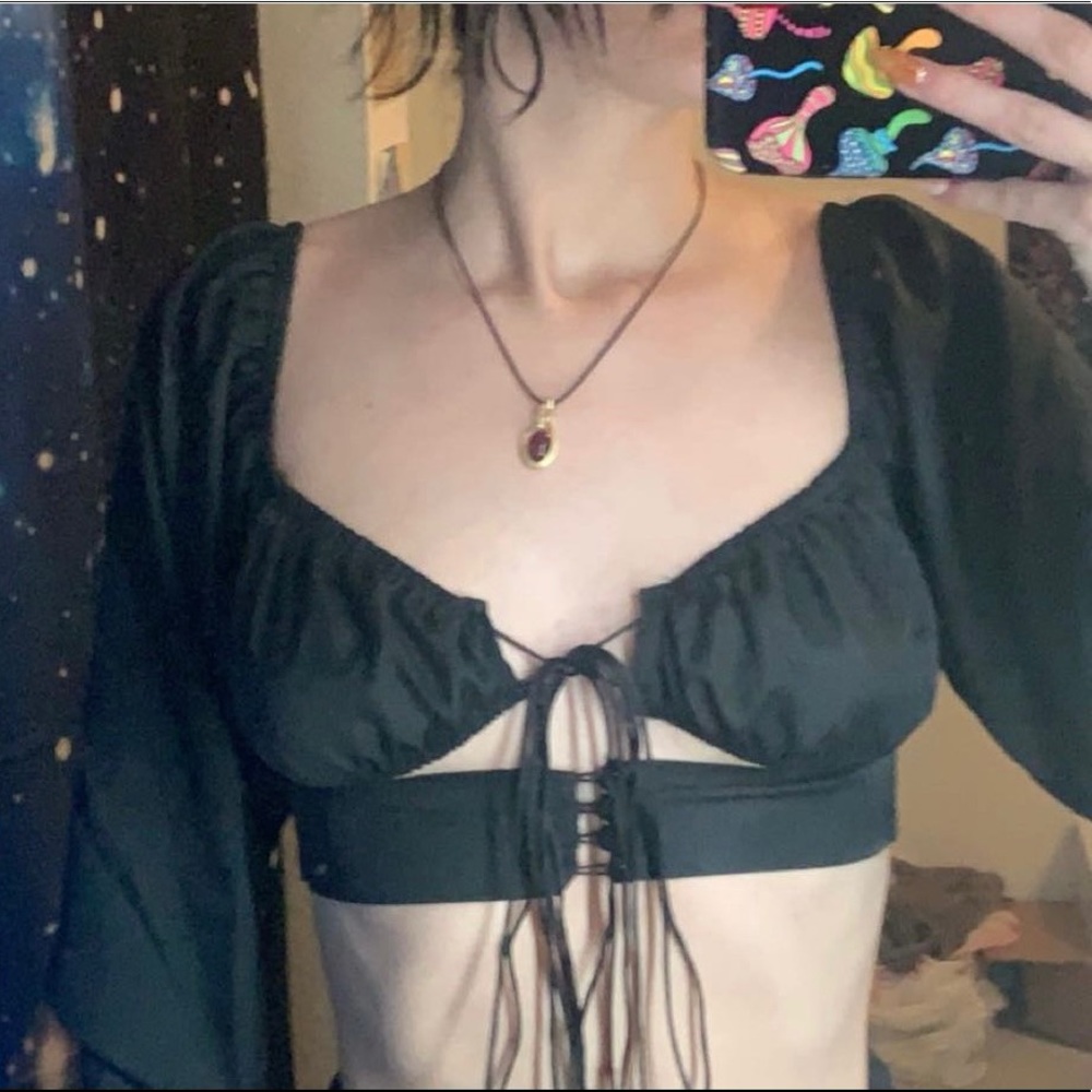 Cropped Black Top